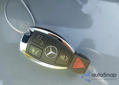 2013 Mercedes-Benz E 350 z USA, uszkodzony, nr VIN WDDHF5KBXDA718612